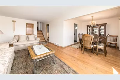 8516 N Ozanam Avenue, Niles, IL 60714 - Photo 3