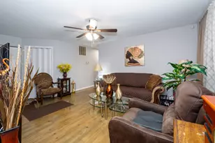 1147 N Red Oak Cir, Round Lake Beach, IL 60073 - Photo 5