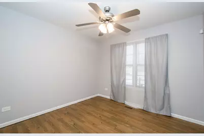 1147 N Red Oak Circle #1, Round Lake Beach, IL 60073 - Photo 17