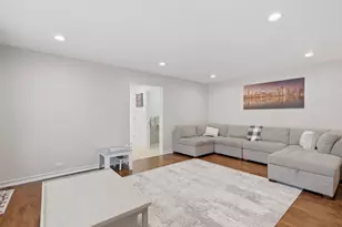 532 Lois Ct, Mount Prospect, IL 60056 - Photo 9