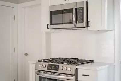 1472 W Erie Street #2R, Chicago, IL 60642 - Photo 19