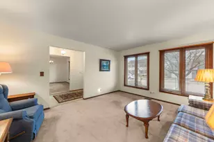 1653 Kenyon Dr, Naperville, IL 60565 - Photo 3