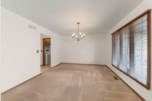 1653 Kenyon Dr, Naperville, IL 60565 - Photo 5