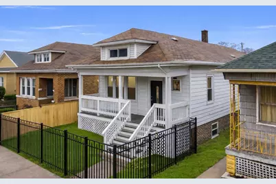 8418 S Essex Avenue, Chicago, IL 60617 - Photo 1