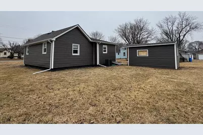 211 1st Street, Mendota, IL 61342 - Photo 21