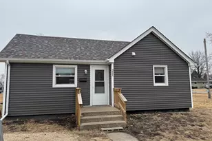 211 1st St, Mendota, IL 61342 - Photo 1