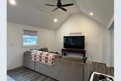 211 1st Street, Mendota, IL 61342 - Photo 5