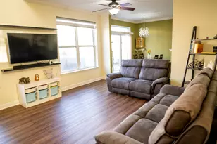 2406 Sunshine Ln, Aurora, IL 60503 - Photo 7