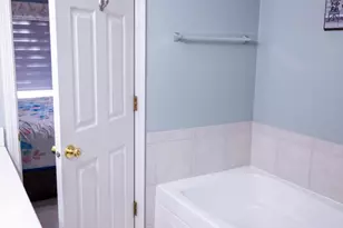 2406 Sunshine Ln, Aurora, IL 60503 - Photo 27