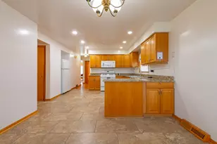 508 Hoxie Ave, Calumet City, IL 60409 - Photo 11