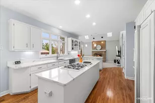 39W796 Dairyherd Ln, Saint Charles, IL 60175 - Photo 11