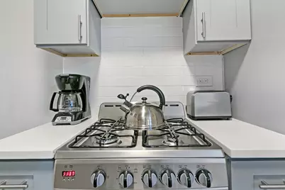 631 W Roscoe Street #M2, Chicago, IL 60657 - Photo 15