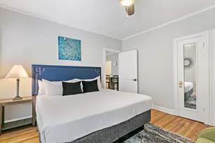 631 W Roscoe St, Chicago, IL 60657 - Photo 3