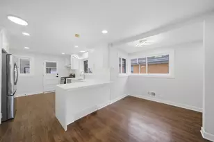 3829 W Chase Ave, Lincolnwood, IL 60712 - Photo 9