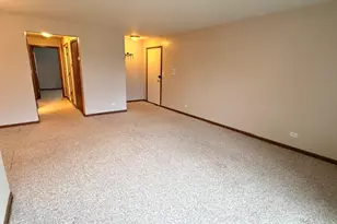 1560 Thornfield Ln, Roselle, IL 60172 - Photo 9