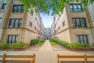 627 W Roscoe St, Chicago, IL 60657 - Photo 1