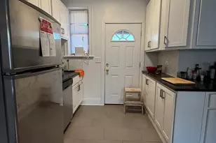 627 W Roscoe St, Chicago, IL 60657 - Photo 5