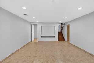 567 Bedford Ln, Des Plaines, IL 60016 - Photo 19