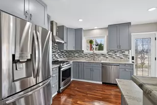 567 Bedford Ln, Des Plaines, IL 60016 - Photo 3