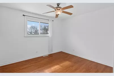 567 Bedford Lane, Des Plaines, IL 60016 - Photo 9