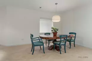 60 S Canterbury Ct, Lake Forest, IL 60045 - Photo 33