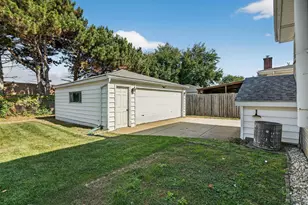 5446 W Lunt Ave, Chicago, IL 60646 - Photo 25