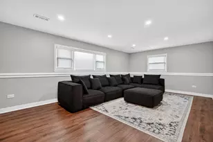 5446 W Lunt Ave, Chicago, IL 60646 - Photo 17