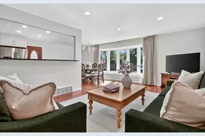 5446 W Lunt Avenue, Chicago, IL 60646 - Photo 5