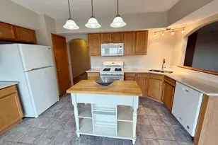 7928 Trinity Cir, Tinley Park, IL 60487 - Photo 11