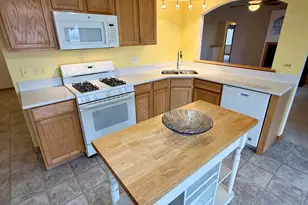 7928 Trinity Cir, Tinley Park, IL 60487 - Photo 9