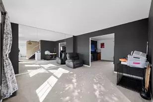 6230 Old Farm Ln, Gurnee, IL 60031 - Photo 11