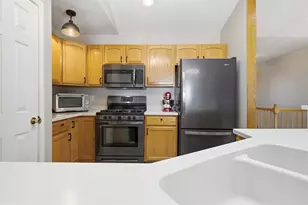 39 Oak Park Rd, Bloomington, IL 61701 - Photo 7