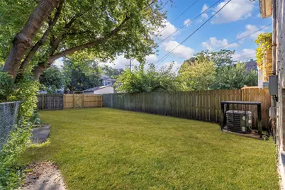 7237 S St Lawrence Avenue, Chicago, IL 60619 - Photo 17