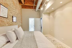 300 W Grand Ave, Chicago, IL 60654 - Photo 13