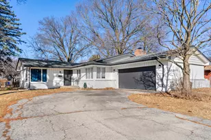 918 Mayfair Pl, Rockford, IL 61107 - Photo 1