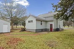 805 W Blaine St, Monticello, IL 61856 - Photo 25