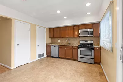 1776 Bristol Walk, Hoffman Estates, IL 60169 - Photo 5