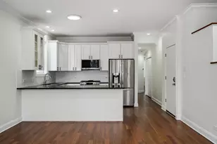 2233 N Leavitt St, Chicago, IL 60647 - Photo 3