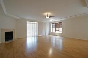 425 Benjamin Dr, Vernon Hills, IL 60061 - Photo 9