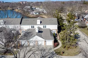 133 Rivershire Ln, Lincolnshire, IL 60069 - Photo 1