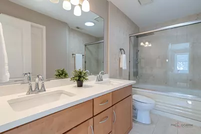 76 Willow Parkway, Buffalo Grove, IL 60089 - Photo 15
