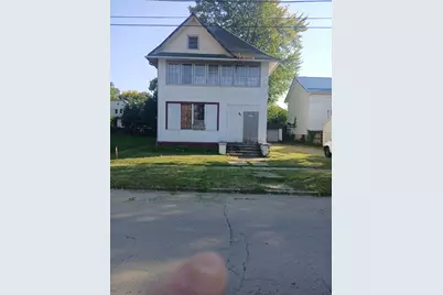 105 W Pleasant Street, Freeport, IL 61032 - Photo 1