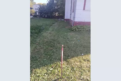 105 W Pleasant Street, Freeport, IL 61032 - Photo 5