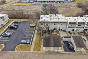 545 Pheasant Ct, Grayslake, IL 60030 - Photo 23