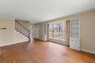 1818 E Indiana St, Wheaton, IL 60187 - Photo 3