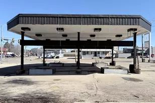 220 N Galena Ave, Freeport, IL 61032 - Photo 1