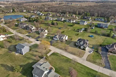 375 Meadow View, Burlington, IL 60109 - Photo 5
