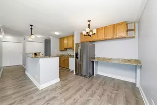 16 E Old Willow Rd, Prospect Heights, IL 60070 - Photo 7