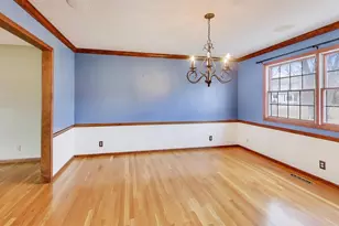 56 Winthrop New Rd, Sugar Grove, IL 60554 - Photo 9