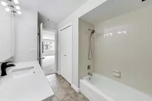 8610 Waukegan Rd, Morton Grove, IL 60053 - Photo 23